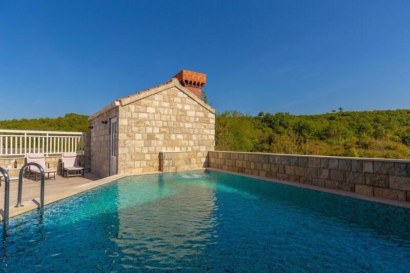 Holiday Trojkovic Villa